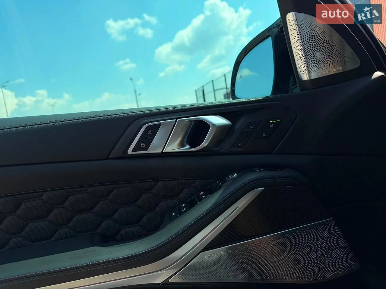 2022 BMW X5 M - мініатюра 53