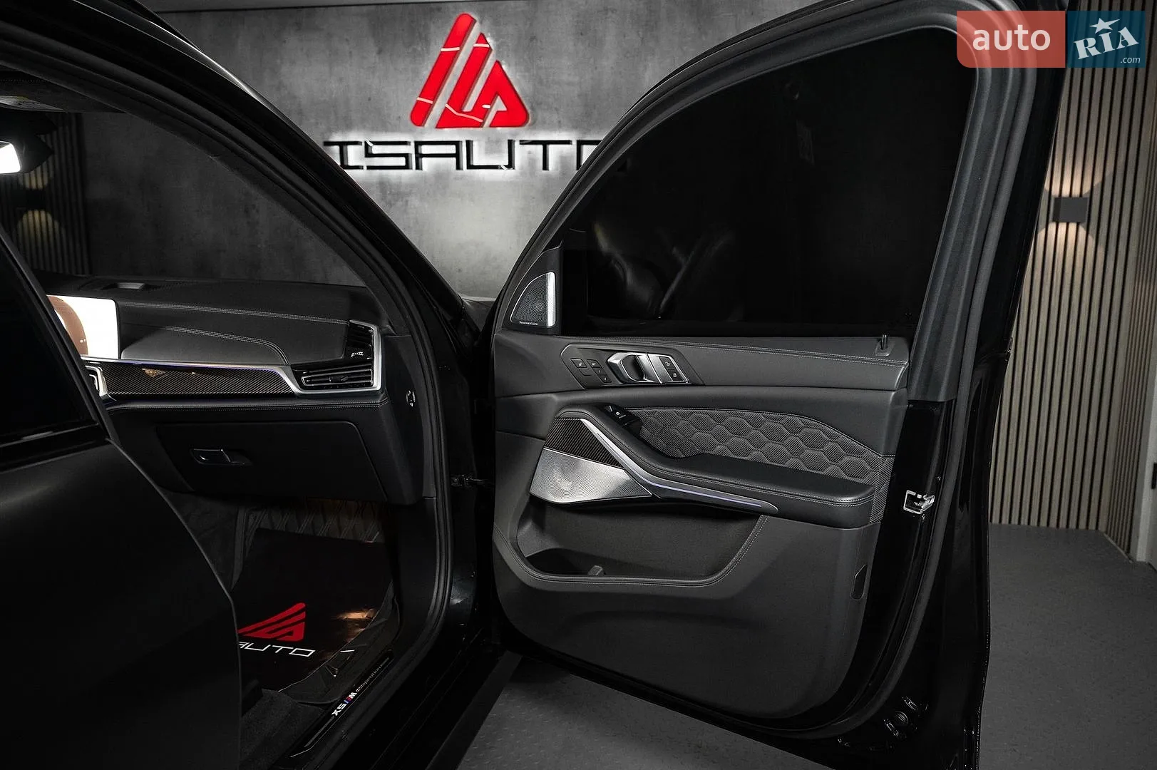 2022 BMW X5 M - мініатюра 22