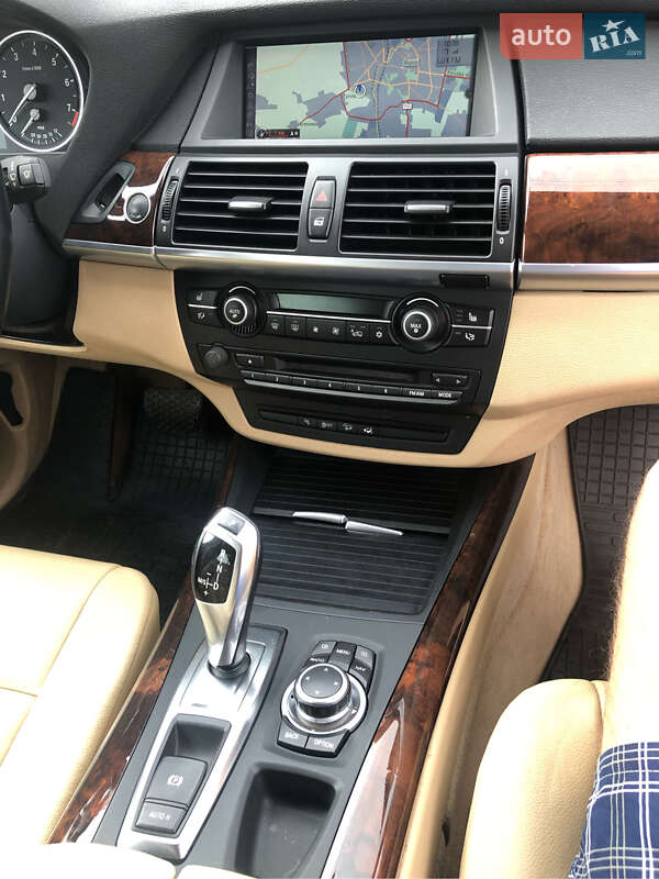 Позашляховик / Кросовер BMW X5 2011 в Рівному