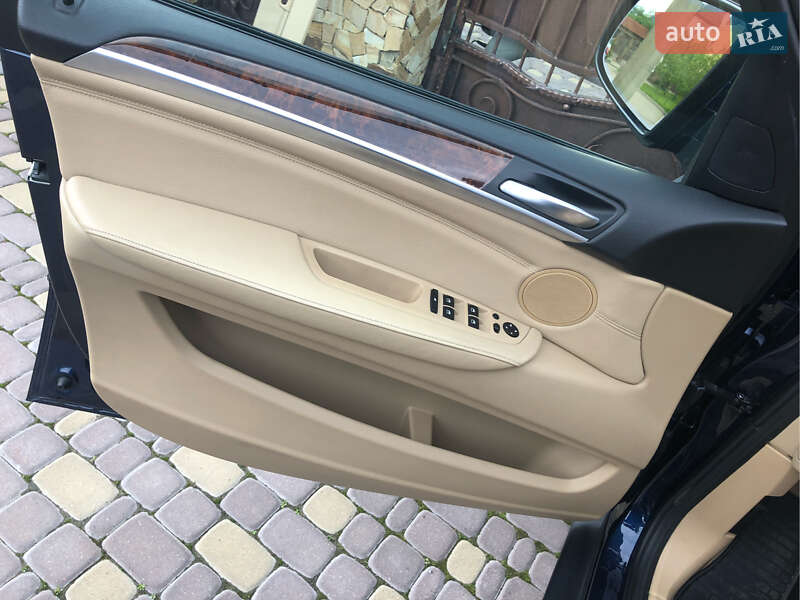 Позашляховик / Кросовер BMW X5 2011 в Рівному