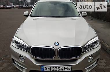 Позашляховик / Кросовер BMW X5 2014 в 