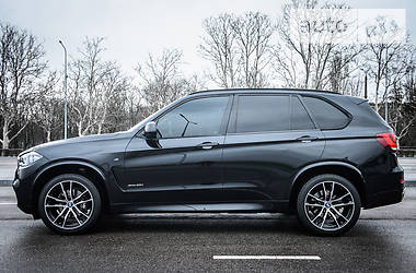 Позашляховик / Кросовер BMW X5 2015 в 
