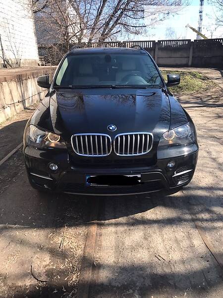 Позашляховик / Кросовер BMW X5 2010 в 