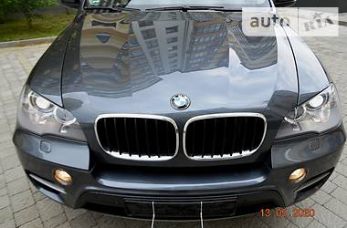 Позашляховик / Кросовер BMW X5 2011 в 