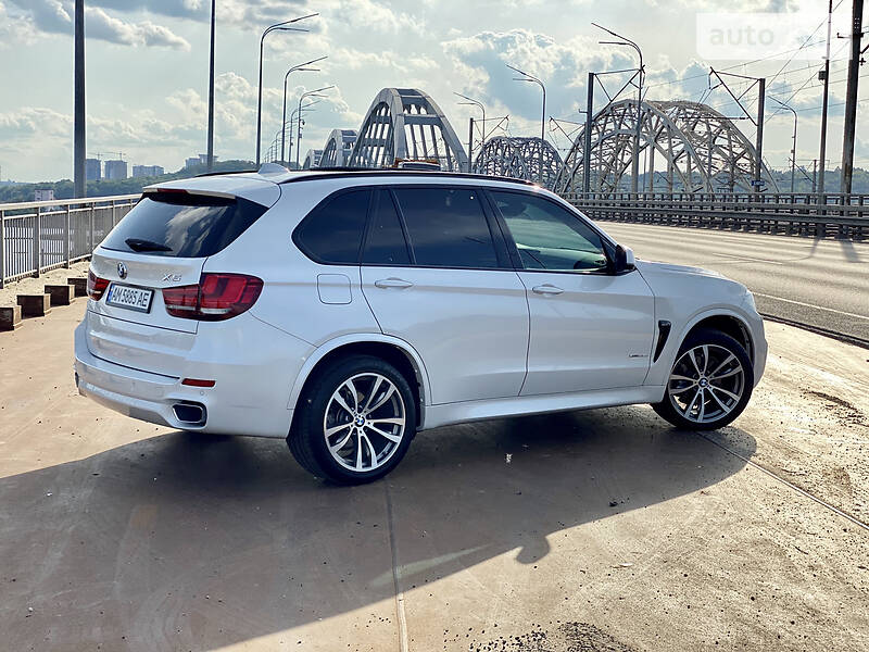 Позашляховик / Кросовер BMW X5 2015 в Києві