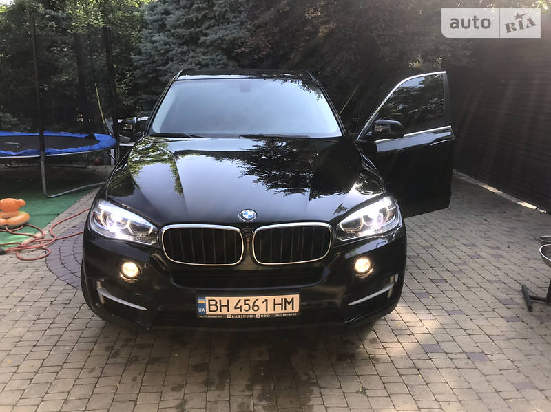 Позашляховик / Кросовер BMW X5 2016 в 