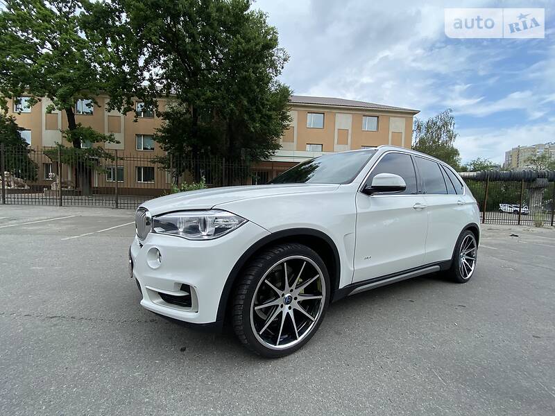 Позашляховик / Кросовер BMW X5 2016 в Києві