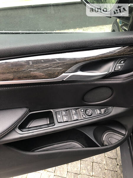 Позашляховик / Кросовер BMW X5 2018 в Чернівцях