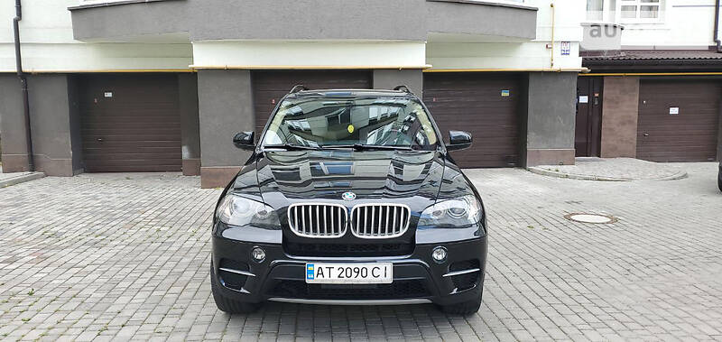 Позашляховик / Кросовер BMW X5 2011 в Івано-Франківську