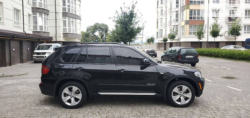 Позашляховик / Кросовер BMW X5 2011 в Івано-Франківську