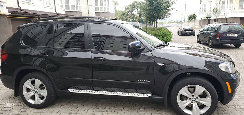 Позашляховик / Кросовер BMW X5 2011 в Івано-Франківську