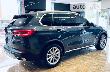 Позашляховик / Кросовер BMW X5 2019 в 