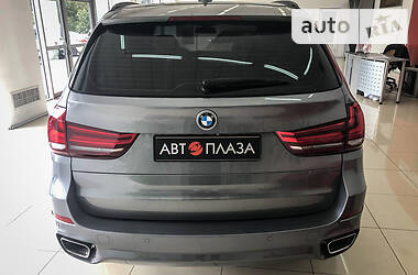 Позашляховик / Кросовер BMW X5 2016 в Чернівцях