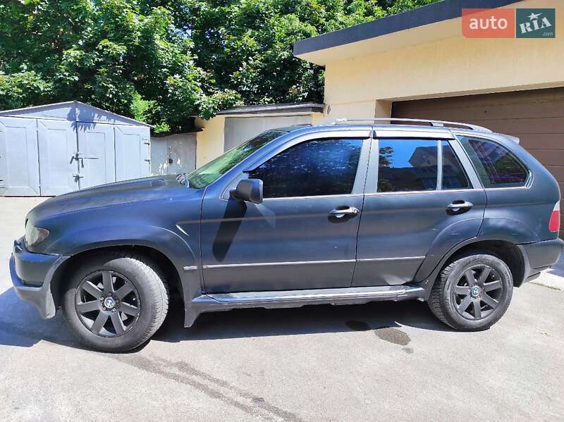 Внедорожник / Кроссовер BMW X5 2000 в Киеве