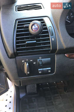 Позашляховик / Кросовер BMW X5 2005 в 
