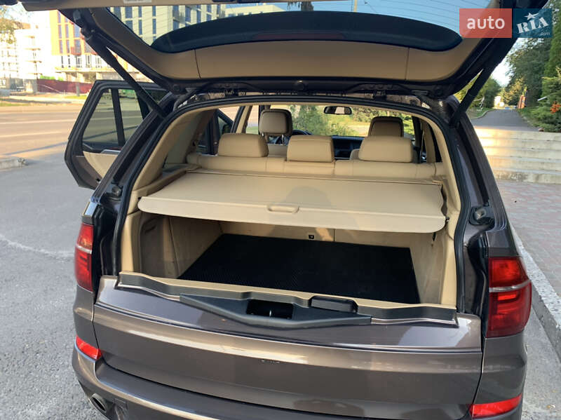 Позашляховик / Кросовер BMW X5 2012 в Львові