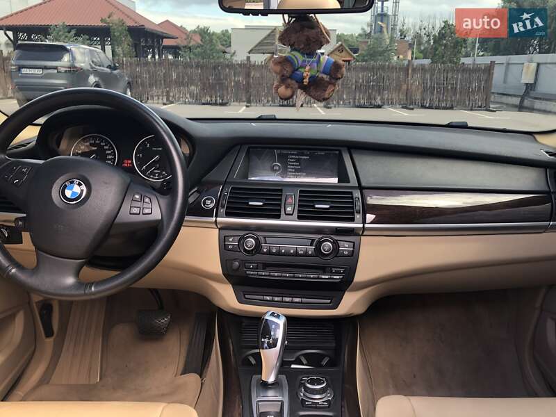 Внедорожник / Кроссовер BMW X5 2012 в Киеве