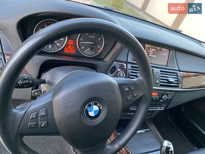 Позашляховик / Кросовер BMW X5 2013 в Івано-Франківську