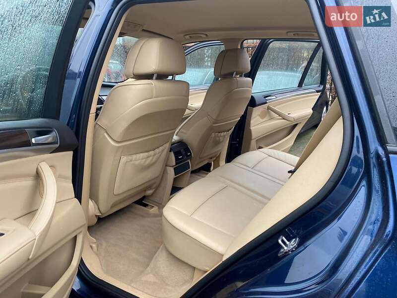 Внедорожник / Кроссовер BMW X5 2012 в Бродах