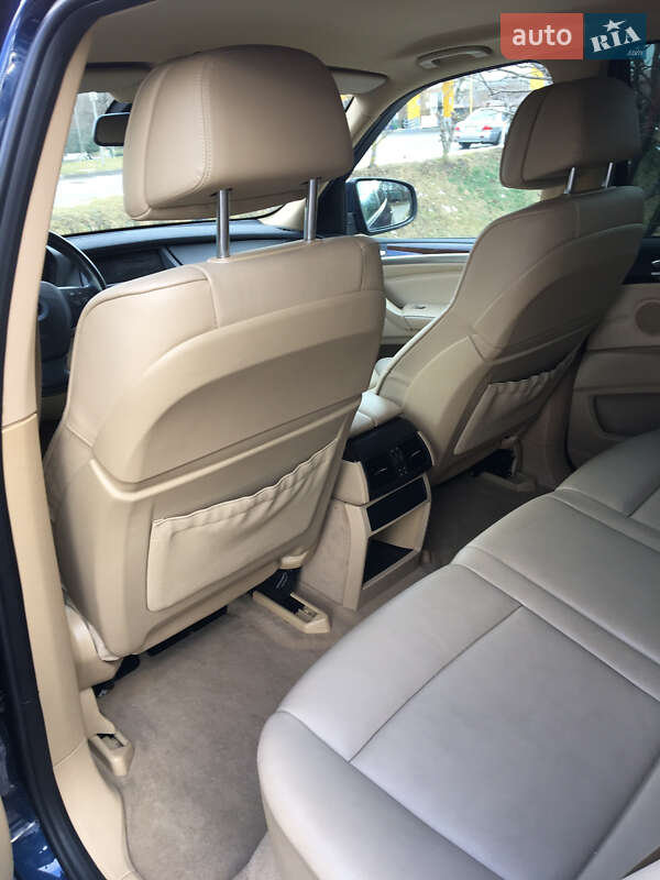 Внедорожник / Кроссовер BMW X5 2012 в Бродах