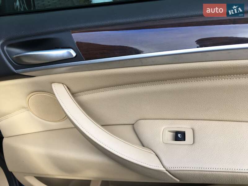 Внедорожник / Кроссовер BMW X5 2012 в Бродах