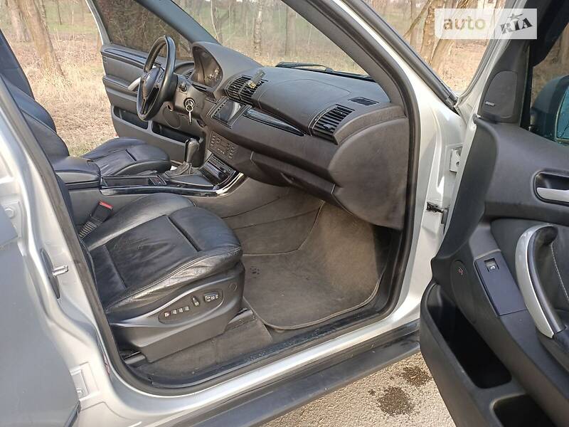 Внедорожник / Кроссовер BMW X5 2001 в Николаеве