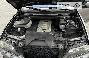 Внедорожник / Кроссовер BMW X5 2004 в 