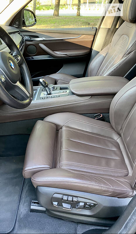Внедорожник / Кроссовер BMW X5 2014 в Черновцах
