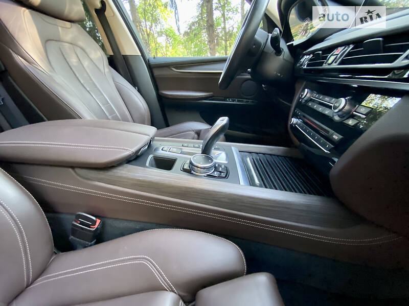 Внедорожник / Кроссовер BMW X5 2014 в Черновцах