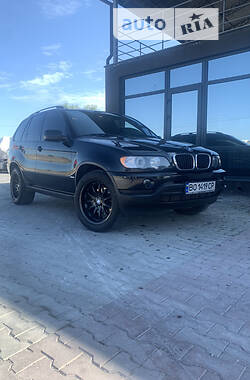 Внедорожник / Кроссовер BMW X5 2001 в Черновцах