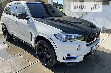 Внедорожник / Кроссовер BMW X5 2014 в Хусте