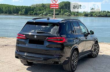 Позашляховик / Кросовер BMW X5 2020 в 