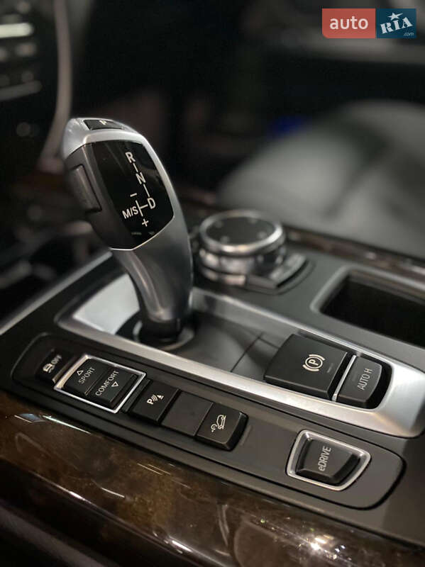 Позашляховик / Кросовер BMW X5 2016 в Рівному