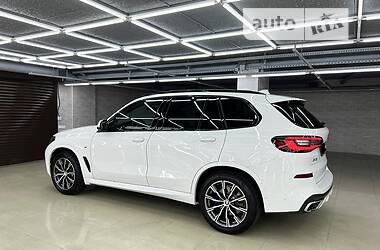 Позашляховик / Кросовер BMW X5 2022 в 