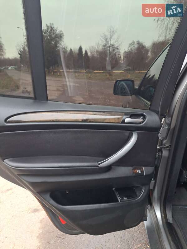 Внедорожник / Кроссовер BMW X5 2004 в Ровно
