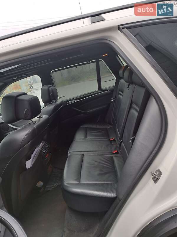 Внедорожник / Кроссовер BMW X5 2011 в Ужгороде