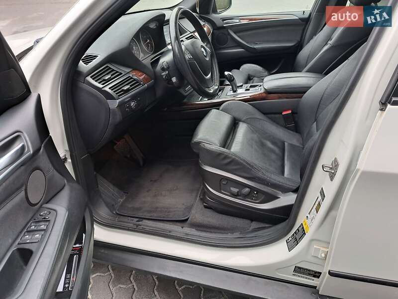 Внедорожник / Кроссовер BMW X5 2011 в Ужгороде