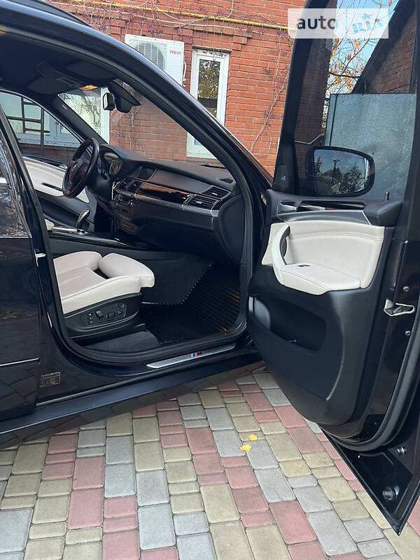 Позашляховик / Кросовер BMW X5 2010 в Краснокутську