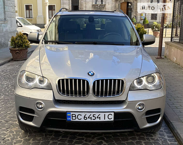 Внедорожник / Кроссовер BMW X5 2011 в Золочеве