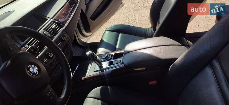 Внедорожник / Кроссовер BMW X5 2010 в Львове