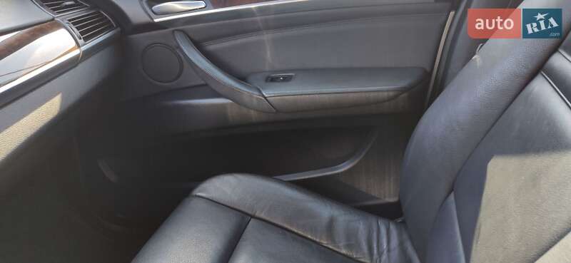 Внедорожник / Кроссовер BMW X5 2010 в Львове