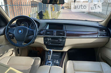 Позашляховик / Кросовер BMW X5 2010 в Чернівцях
