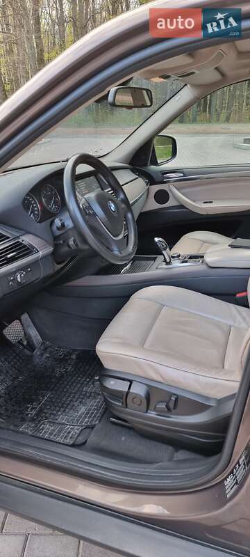 Внедорожник / Кроссовер BMW X5 2010 в Черновцах