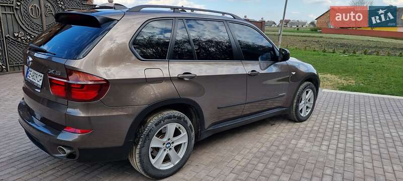Внедорожник / Кроссовер BMW X5 2010 в Черновцах