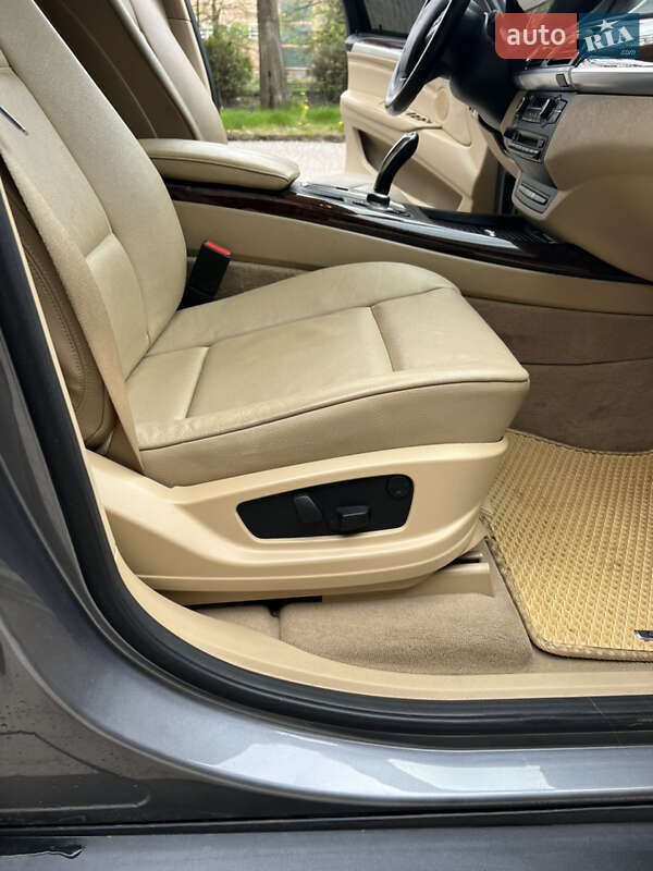 Внедорожник / Кроссовер BMW X5 2011 в Долине