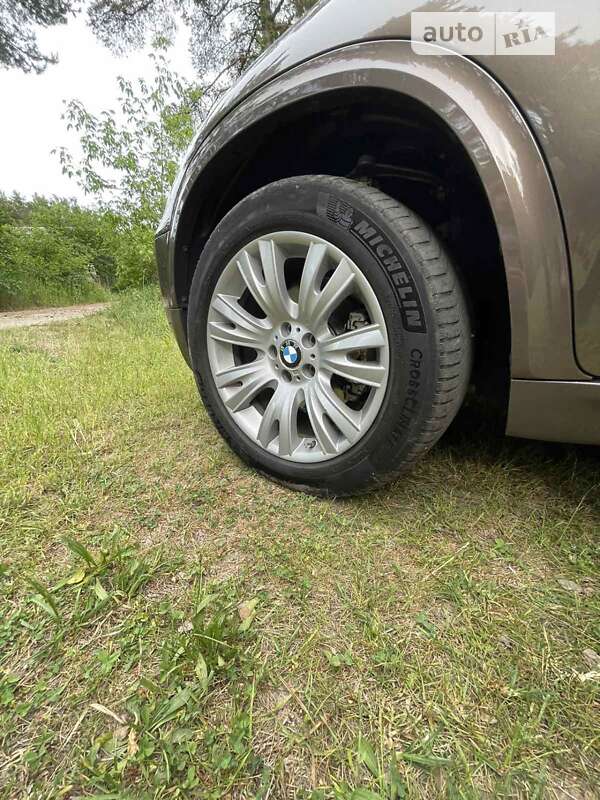 Позашляховик / Кросовер BMW X5 2011 в Сумах