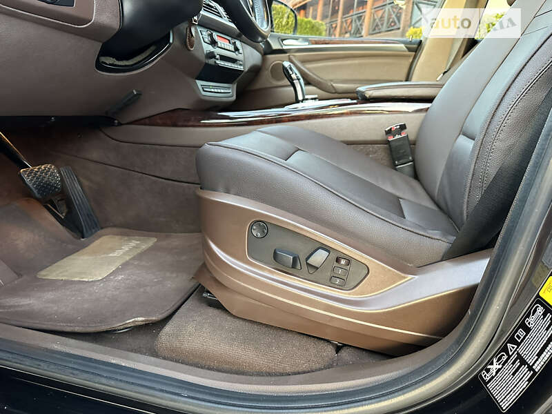 Позашляховик / Кросовер BMW X5 2011 в Стрию