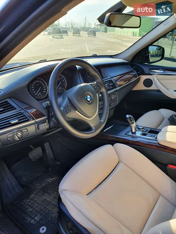 Внедорожник / Кроссовер BMW X5 2012 в Киеве