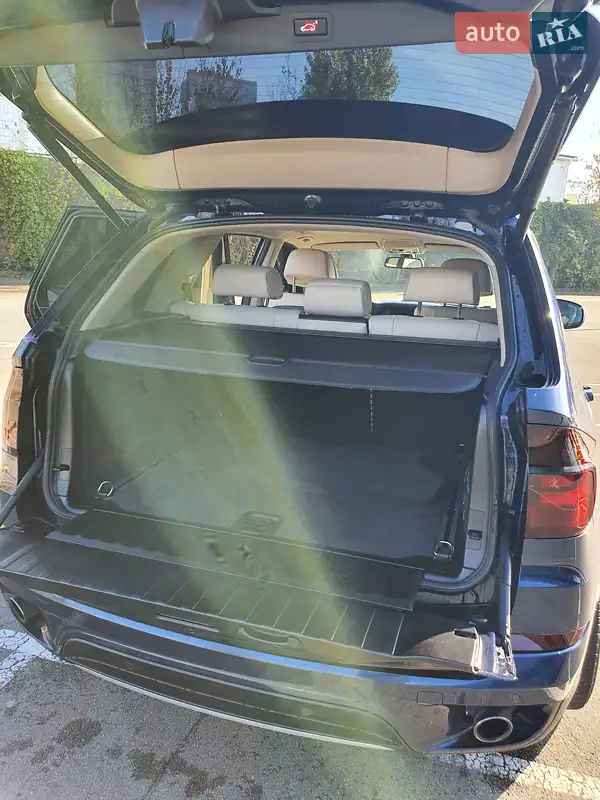 Внедорожник / Кроссовер BMW X5 2012 в 