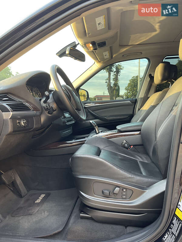 Внедорожник / Кроссовер BMW X5 2011 в Луцке